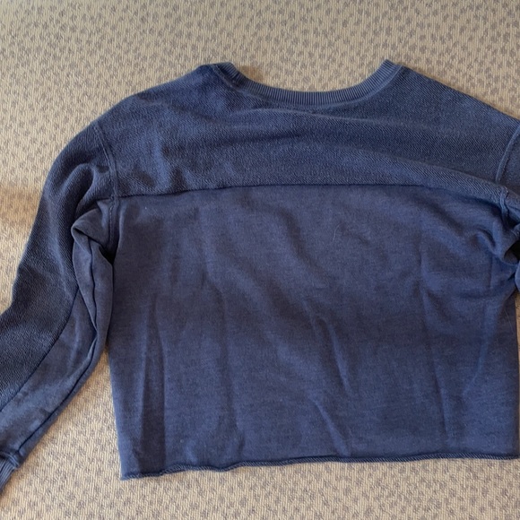 Blue cropped aerie sweatshirt size Medium - Picture 2 of 2